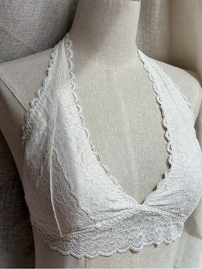 Lace Halter Bralette with pads - White